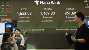 [속보] 당국 개입에도 ‘원화 가치 추락’…1470원 돌파한 환율, 1472.7원