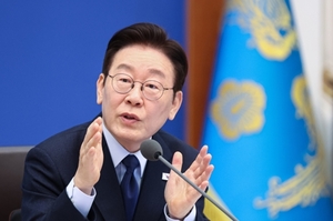 李, 다주택자 또 비판 “살지도 않을 집 사모아 온갖 사회문제”