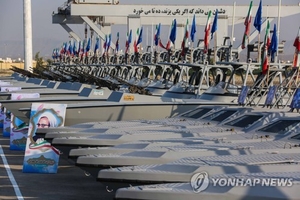 [속보] 이란 주력함대 궤멸에도…쾌속정·기뢰 건재, 호르무즈 ‘위협’