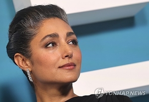 “마크롱이 아내에게 뺨을 맞은 이유, 이란 여배우 때문”… 佛연예 매체 기자 주장