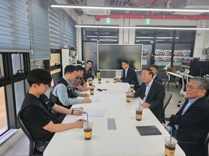 [속보] 삼성전자 사장단, 노조와 접촉…전영현 부회장 “열린 자세로 대화”