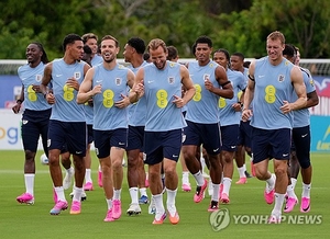 케인 축구화·투헬 전술판 몽땅 털렸다…잉글랜드, 조별리그 앞두고 장비 도난 발칵