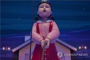 넷플릭스, ‘오징어 게임’ 미국판 결국 접는다…“콘텐츠 전략 우선순위 변화”