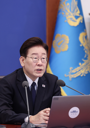 李대통령·양대 노총 만나 “정년연장 연내 결론…메가특구법은 사회적 대화로”
