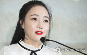 방송인 낸시랭, 강남대로서 ‘면허 취소’ 수준 만취 운전하다 덜미