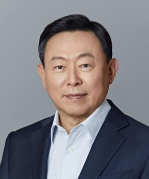 신동빈 회장, 롯데쇼핑 주식 20만 3000주 추가 매도