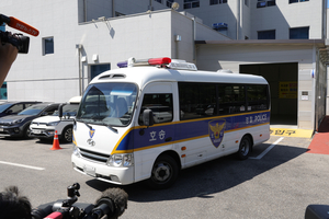 “냉동창고 참극 저질러놓고”…비공개로 호송버스 올라탄 30대 카페 업주
