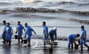 공익사업 한다더니 운영비·월급에 썼다…법원, 태안 기름유출 관련 단체 2800억원 반환 판결