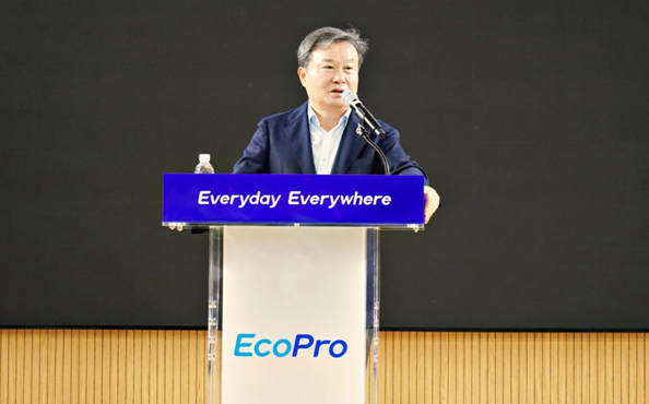 이동채 에코프로 창업주가 지난 1일 충북 오창 에코프로 본사에서 개최한 3분기 분기 조회식에서 발언하고 있다. 에코프로 제공.