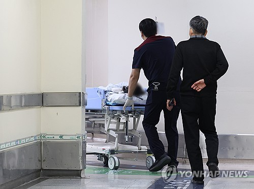 이동 중인 환자 [연합뉴스 자료사진]