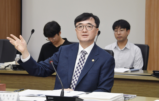 임기근 기획재정부 차관이 8일 서울 한국수출입은행에서 열린 ‘민간투자사업심의위원회 본회의’를 주재, 모두발언을 하고 있다. 기획재정부 제공
