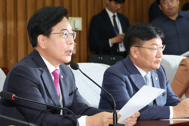 송언석 국민의힘 비상대책위원장 겸 원내대표가 8일 국회에서 열린 원내대책회의에서 발언하고 있다. [연합뉴스]