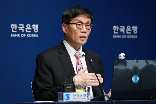 이창용 한국은행 총재가 지난 5월 금융통화위원회 본회의 후 열린 기자간담회에서 발언하고 있다. [한국은행 제공]