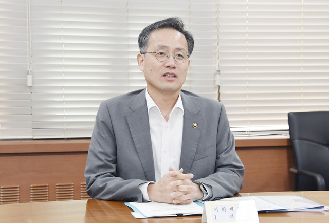 이형일 기획재정부 장관 직무대행 1차관이 14일 정부서울청사에서 ‘제50차 물가관계차관회의’를 주재, 모두발언을 하고 있다. 기획재정부 제공