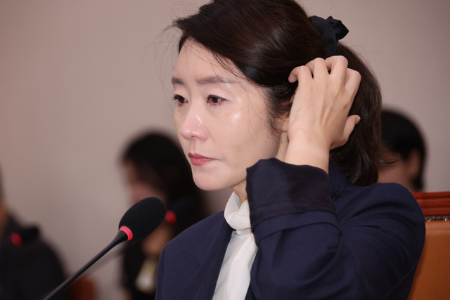 강선우 여성가족부 장관 후보자가 14일 여의도 국회 여성가족위원회에서 열린 인사청문회에서 위원의 질문을 받고 있다. [연합뉴스]