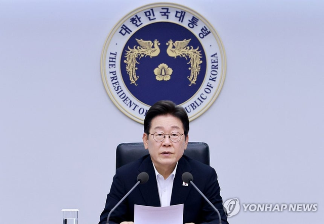이재명 대통령이 17일 서울 용산 대통령실 청사에서 열린 4차 수석·보좌관 회의에서 발언하고 있다. 연합뉴스
