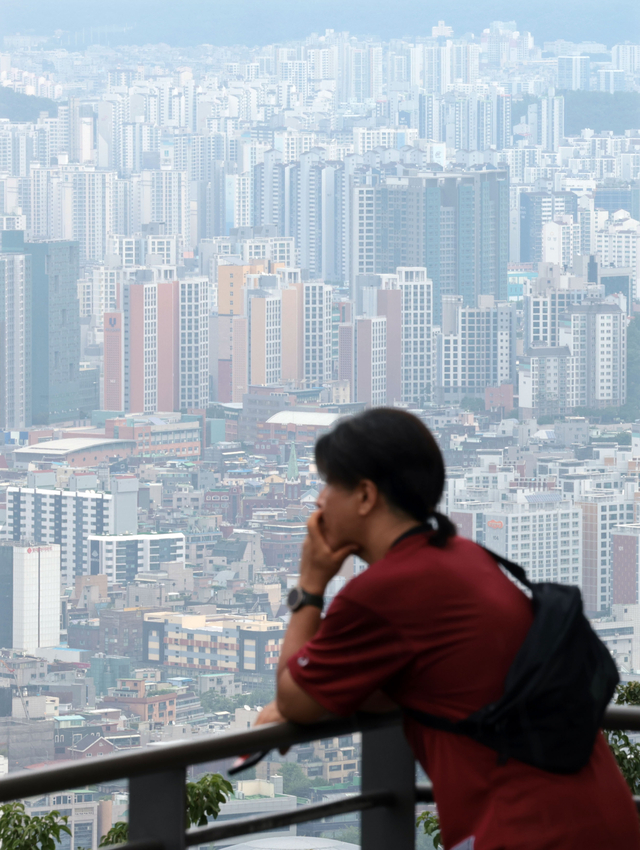 남산 N서울타워에서 바라본 서울 시내 아파트 단지 모습. [연합뉴스]