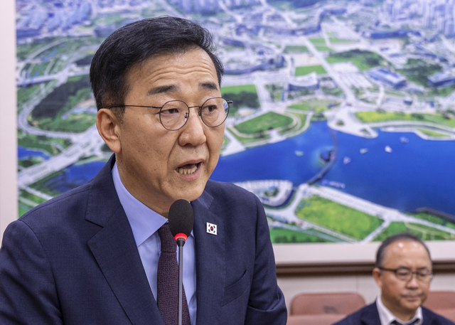 김윤덕 국토교통부 장관 후보자가 29일 국회 국토교통위원회에서 열린 인사청문회에서 인사말을 하고 있다. [연합뉴스]