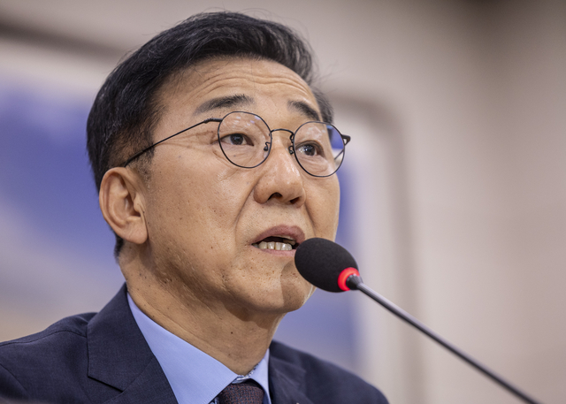 김윤덕 국토교통부 장관 후보자가 29일 국회 국토교통위원회에서 열린 인사청문회에서 의원 질의에 답하고 있다. [연합뉴스 제공]