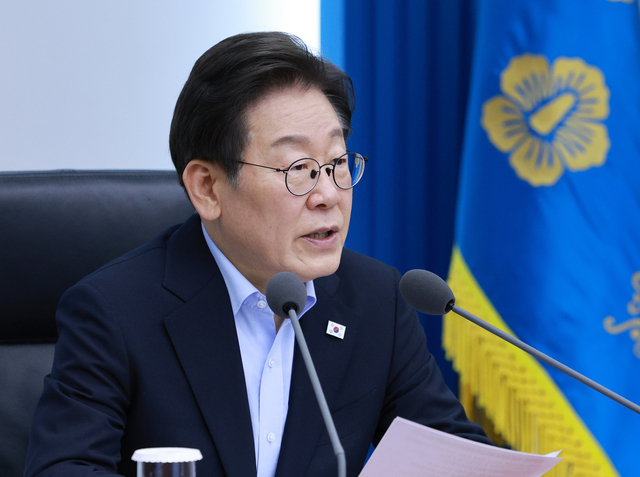 수석·보좌관 회의에서 발언하는 이재명 대통령. 연합뉴스