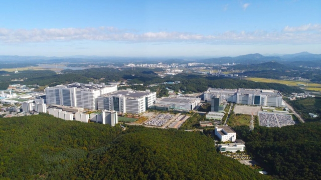 올해 차량용 디스플레이 시장 규모가 지난해 대비 8% 가량 성장할 것이라는 전망이 나왔다. 사진은 LG디스플레이 파주 사업장 전경. LG디스플레이 제공