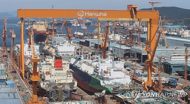경남 거제시 한화오션 거제 사업장에서 선박이 건조되고 있다. 한미 조선업 협력 프로젝트 ‘마스가’(MASGA)로 인해 업계에 훈풍이 불 것으로 기대된다. 연합뉴스