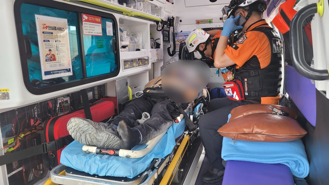 가스 누출 사고 발생한 제주시 도두동 공사 현장. 제주도 소방안전본부=연합뉴스