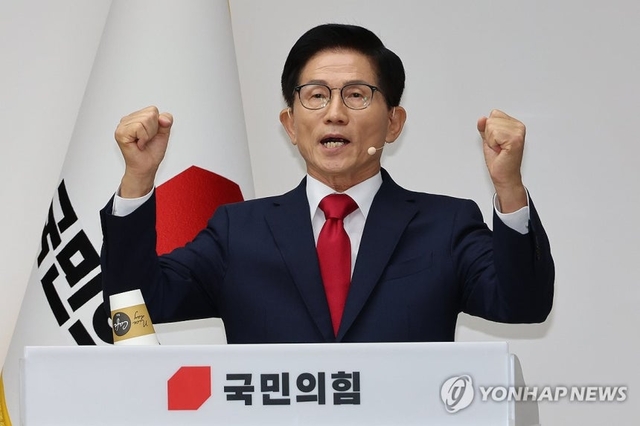 국민의힘 김문수 당대표 후보가 3일 서울 여의도 국민의힘 당사에서 열린 제6차 전당대회 후보자 비전대회에서 비전을 발표하고 있다. [연합뉴스]