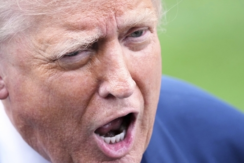 트럼프 노동통계국장 경질에 “경제 근간 허물어” 비판 고조