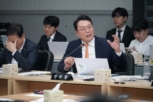 [윤선영의 국회법슐랭] 공짜 야근에 월화수목금금금…포괄임금제, 이제 사라질까?