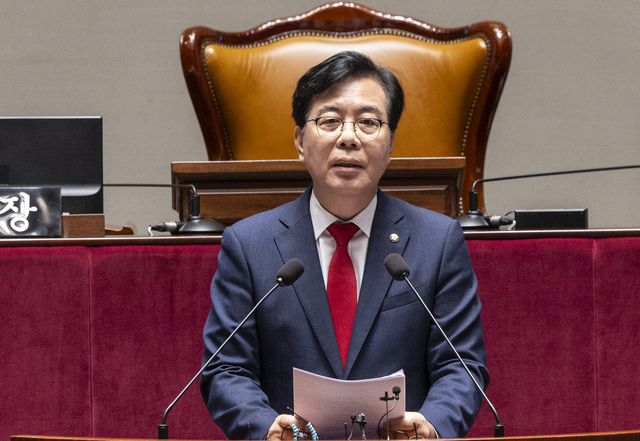 송언석 국민의힘 비상대책위원장 겸 원내대표가 4일 국회에서 열린 의원총회에서 발언하고 있다. [연합뉴스]