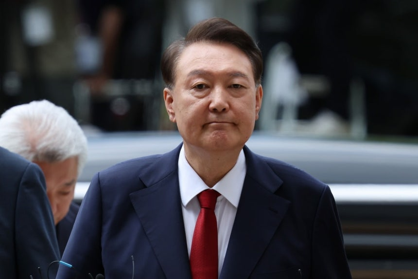 尹측, 민중기 특검 체포영장 집행 시도에 “불법” 강조