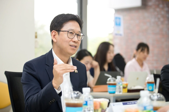 배경훈 과기정통부 장관이 4일 대전 한국에너지기술연구원에서 열린 ‘AI for S&T 간담회’에서 모두 발언을 하고 있다. 과기정통부 제공