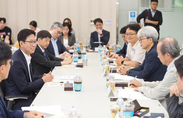 4일 대전 한국에너지기술연구원에서 열린 ‘AI for S&T 전문가 간담회’. 과기정통부 제공