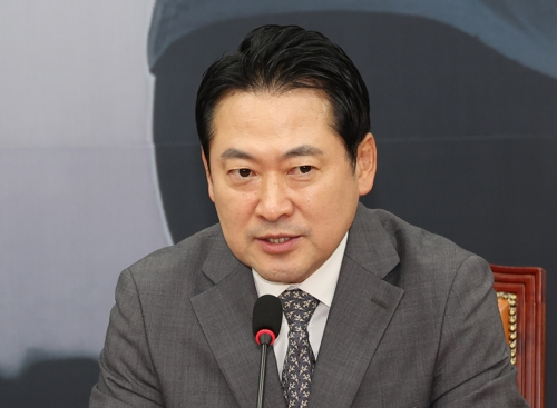 국민의힘 장동혁 대표가 5일 서울 여의도 국회에서 조셉 윤 주한 미국대사대리를 만나 발언하고 있다. [연합뉴스]