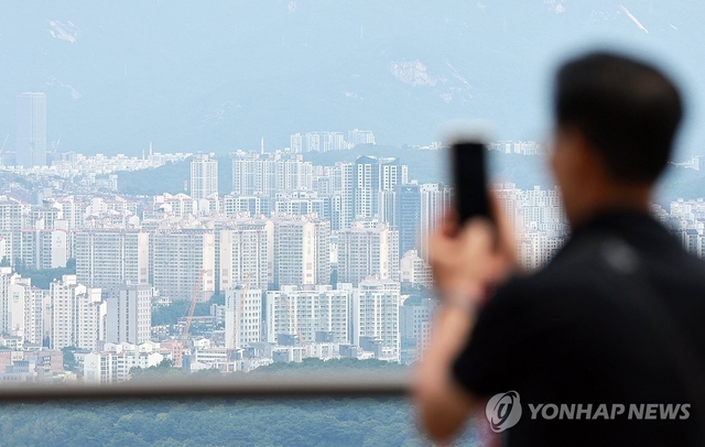 서울 남산에서 바라면 서울 시내 아파트 단지.[연합뉴스]