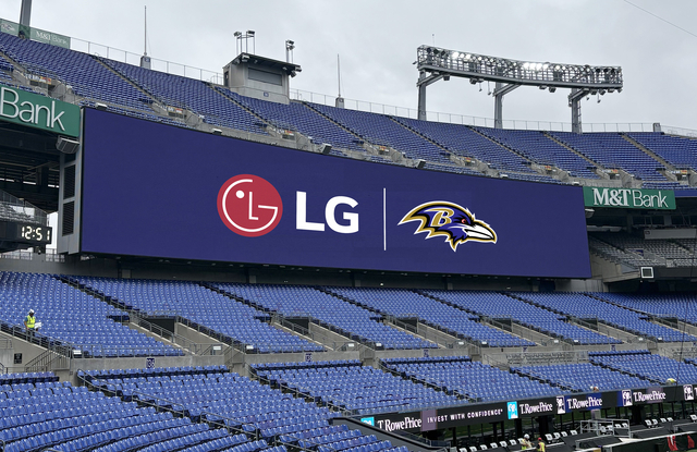 LG전자가 미국 프로풋볼리그(NFL) 구단 볼티모어 레이븐스과 파트너십을 맺고 내년 시즌까지 홈구장 M
