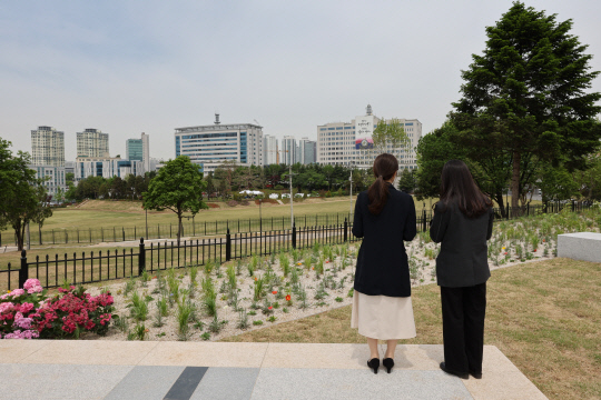 용산어린이공원에서 바라본 대통령실 청사. [연합뉴스]