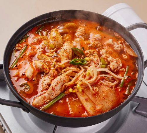 P등급 명란과 진한 북어육수로 맛을 낸 솜씨협동조합의 ‘쿡솜씨 알고니탕 밀키트’. [중소벤처기업부 제공]