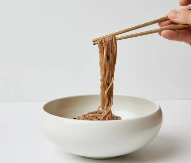 강원도 평창산 메밀과 횡성산 들기름, 파라디만의 비법 소스로 만든 ‘들기름 타레 소바 [중기부 제공]