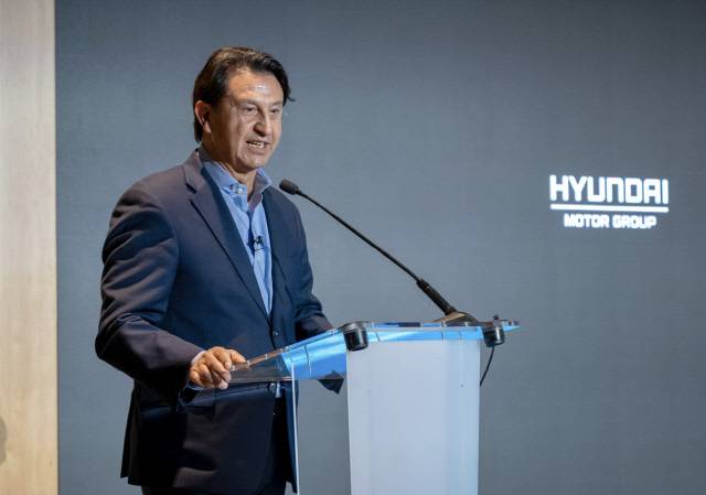 호세 무뇨스 현대차 대표이사 사장이 지난 6월 3일(현지시간) 스페인 바르셀로나의 카탈루냐 콩그레스 센터에서 열린 FISITA WMC에서 기조연설을 하고 있다. 현대차그룹 제공