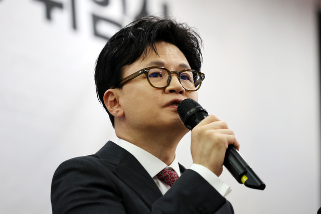 한동훈 전 국민의힘 대표가 지난달 11일 오후 광주 서구 홀리데이인 광주호텔에서 열린 김화진 국민의힘 전남도당 위원장 취임식 축사를 하고 있다. [연합뉴스]