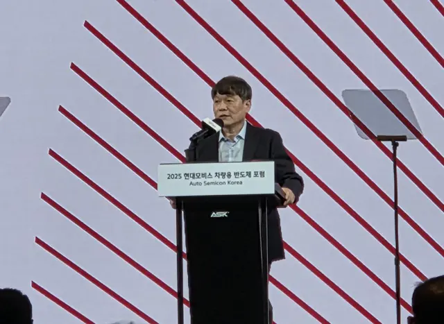 이규석 현대모비스 사장이 29일 경기도 성남시에 위치한 더블트리 바이 힐튼 서울 판교 호텔에서 열린 제1회 현대모비스 차량용 반도체 포럼 '오토 세미콘 코리아'(이하 ASK)에서 발표를 하고 있다. 장우진 기자
