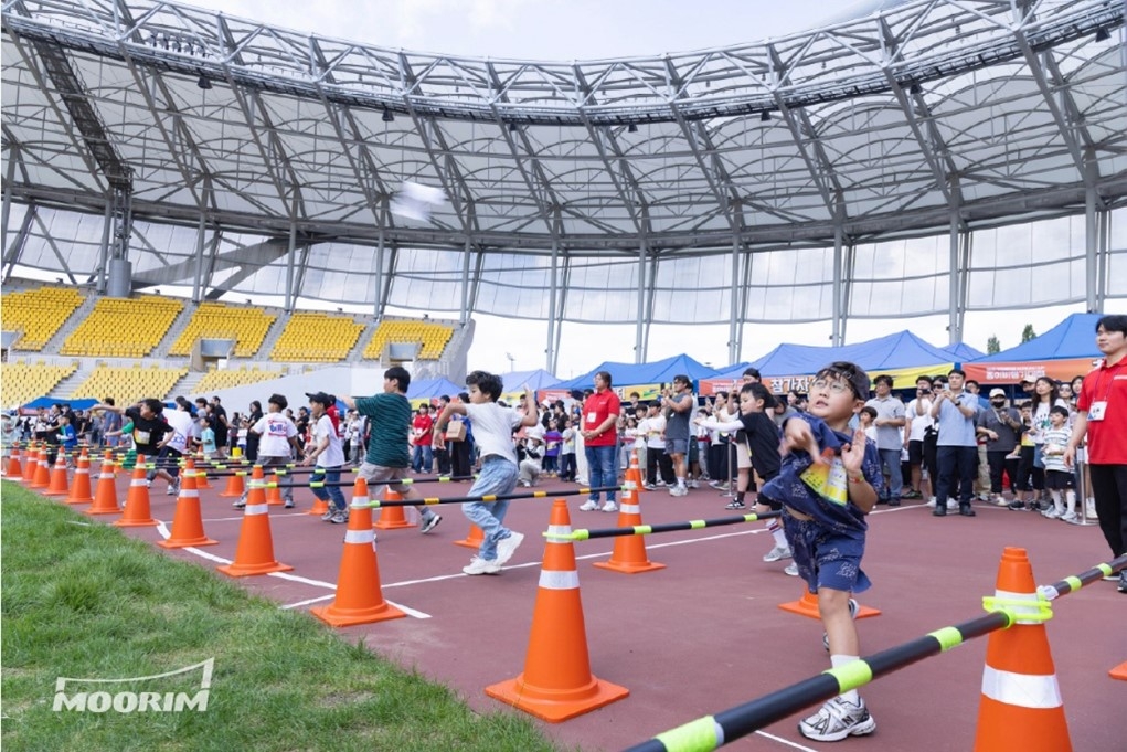 "종이비행기, 스포츠가 되다" 2025 무림페이퍼 종이비행기대회 성료 - 뉴스 썸네일 이미지