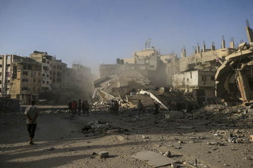 공습을 받은 가자시티. [EPA=연합뉴스]