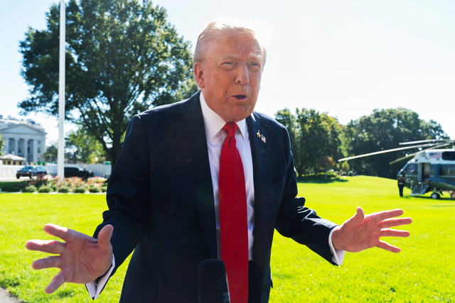 해군 행사 참석 위해 백악관 떠나는 트럼프 대통령. 연합뉴스