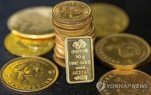 2025년 7월 21일 런던의 귀금속 거래소 ‘해턴 가든 메털스’에서 촬영된 금괴의 모습.  [런던 로이터=연합뉴스]