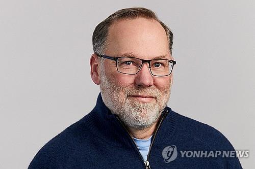 비행기 모드로 산악지대 여행한, 노벨상 수상자 프레드 램즈델(로이터=연합뉴스)