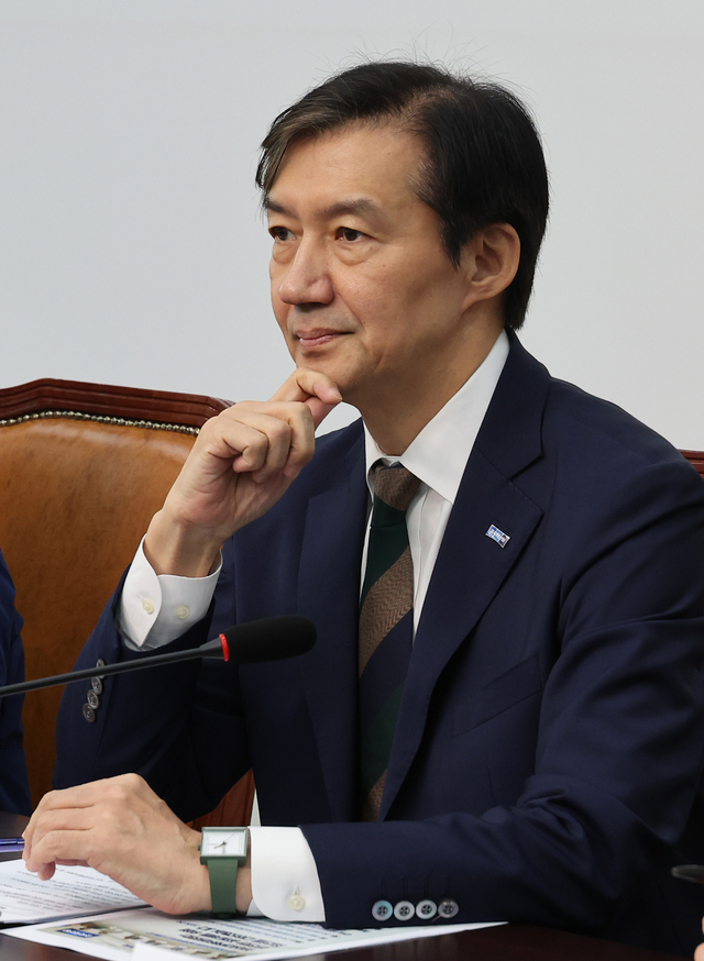 조국혁신당 조국 비상대책위원장이 9일 서울 여의도 국회에서 열린 비상대책위원회 기자간담회에 참석해 있다. 연합뉴스