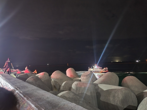 부산 해운대 방파제에서 50대 남성 추락 사망 [독자 제공=연합뉴스]